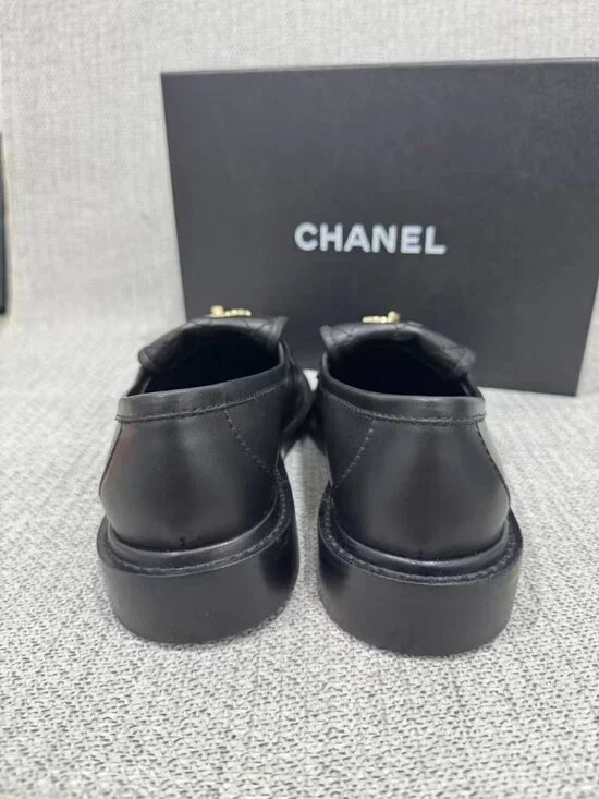 Chanel Women's Black Loafers - Picture 4 of 6
